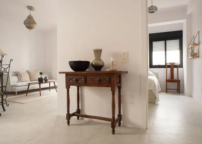 Three Bedroom In Location アパート