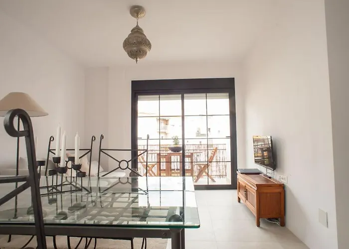 Three Bedroom In Location エステポナ