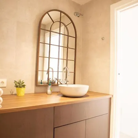 Three Bedroom In Location