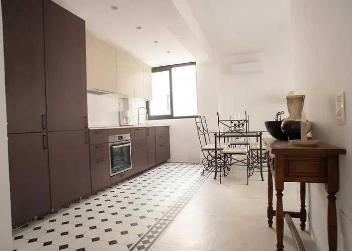 Three Bedroom In Location